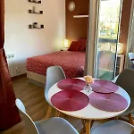 Agreable Avec Loggia, Wifi & Parking Proche Saint-Cyprien (Pyrenees-Orientales)