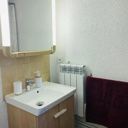 Apartment Agreable Avec Loggia, Wifi & Parking Proche Saint-Cyprien (Pyrenees-Orientales)