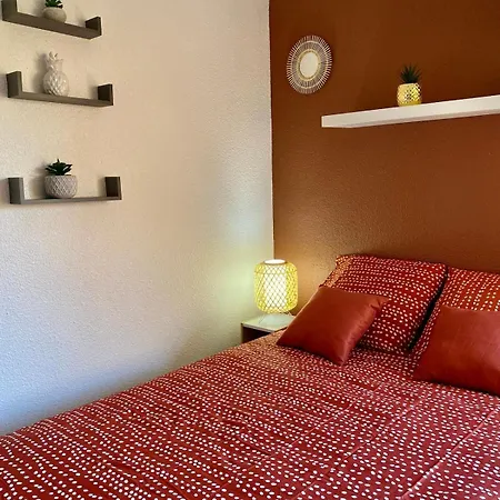 Agreable Avec Loggia, Wifi & Parking Proche Apartmán *