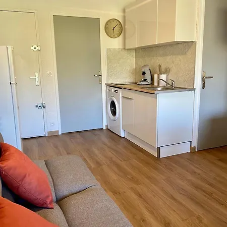 Apartmán Agreable Avec Loggia, Wifi & Parking Proche