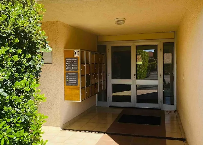 Agreable Avec Loggia, Wifi & Parking Proche *