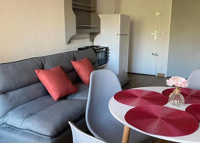 Agreable Avec Loggia, Wifi & Parking Proche Saint-Cyprien (Pyrenees-Orientales)