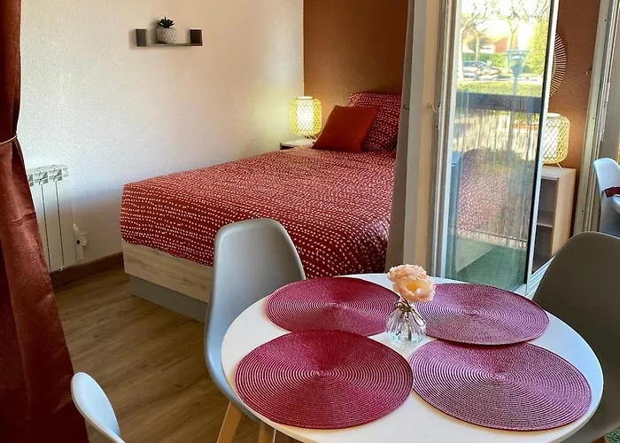 Agreable Avec Loggia, Wifi & Parking Proche Saint-Cyprien (Pyrenees-Orientales)